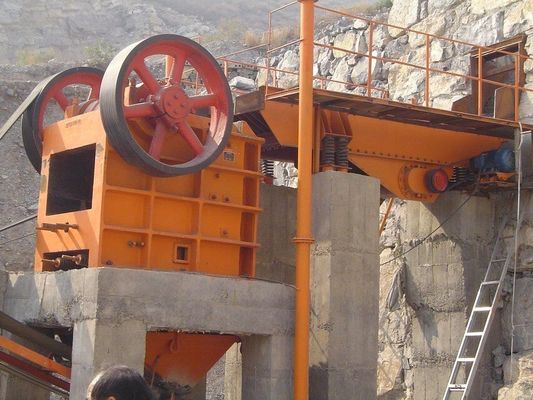 Vibrating Screening Plan Stone Crushing Machine